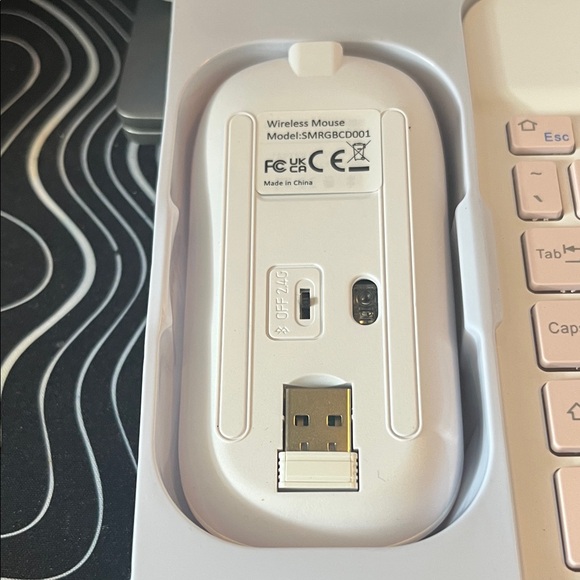 Pink Wireless Keyboard and Mouse Kit - Picture 4 of 11